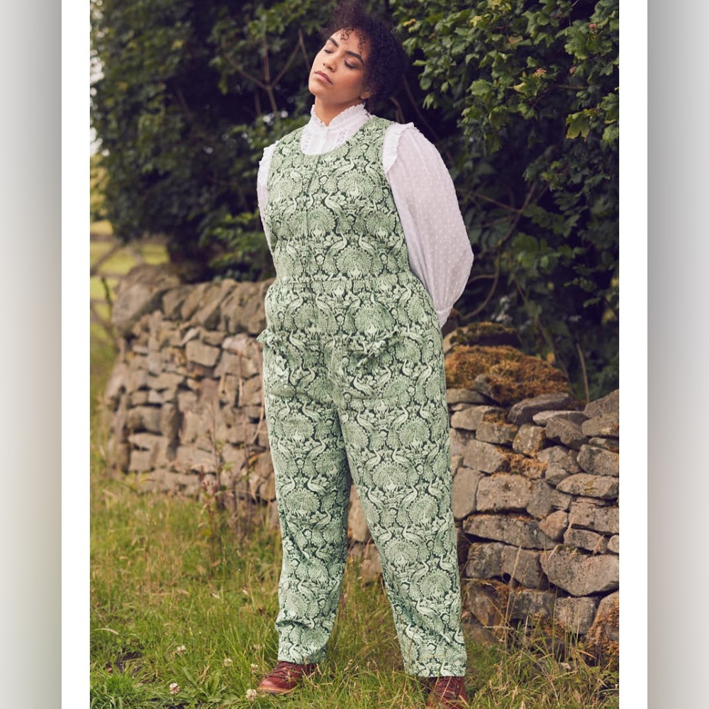 Laura Ashley x Joanie Deryn Peacock
Damask Print Corduroy Jumpsuit US Sz 12